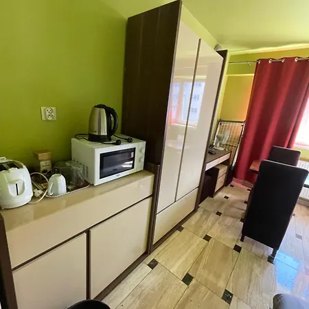 Raclawicka 144 - Kitchenette & Washer شقة